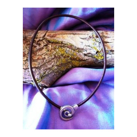 Collar cuero espiral