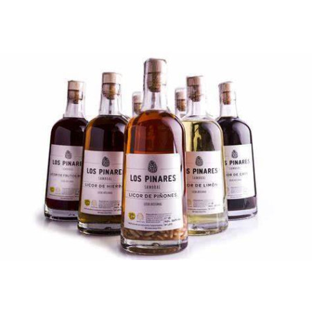 Licor de piñones