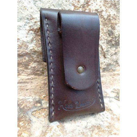 Funda de cuero para navaja hecha a mano en España