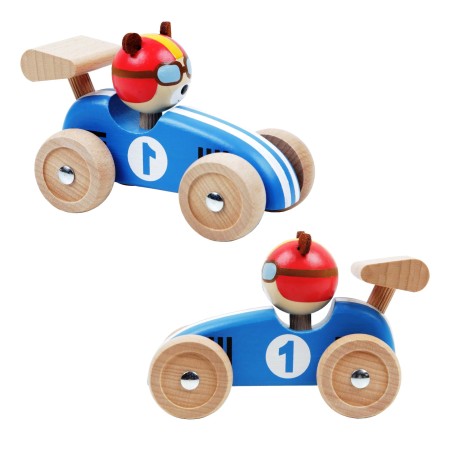 Coche de carreras con oso