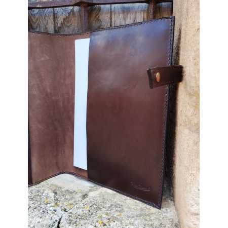 Portafolios de Cuero Personalizado — Hecho a Mano en España