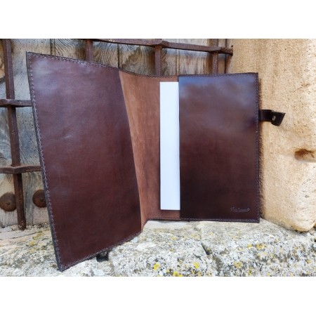 Portafolios de Cuero Personalizado — Hecho a Mano en España
