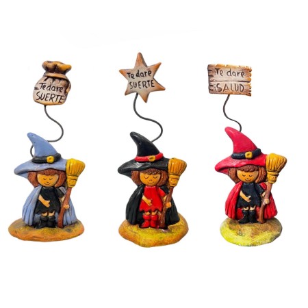 Bruja de cerámica hecha a mano en España