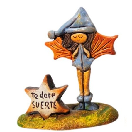 Hada de cerámica artesanal pintada a mano en España