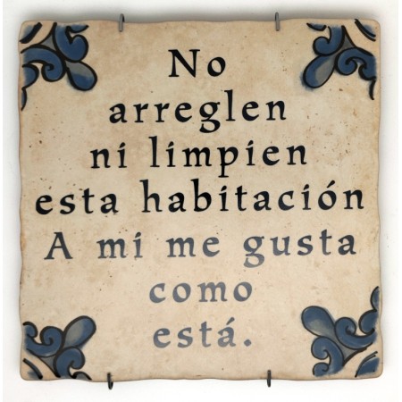 Baldosa de cerámica decorativa con frases y monumentos de Ayllón