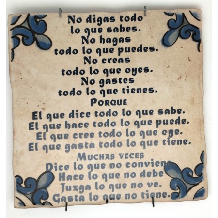 Baldosa de cerámica decorativa con frases y monumentos de Ayllón