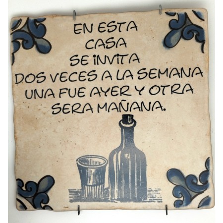 Baldosa de cerámica decorativa con frases y monumentos de Ayllón