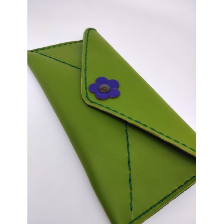Cartera de cuero artesanal hecha a mano en España con billetero y monedero