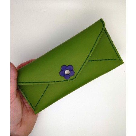 Cartera de cuero artesanal hecha a mano en España con billetero y monedero