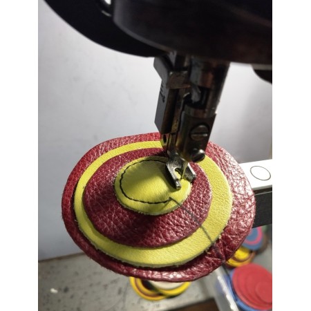 Diadema de cuero artesanal hecha a mano y personalizable en España