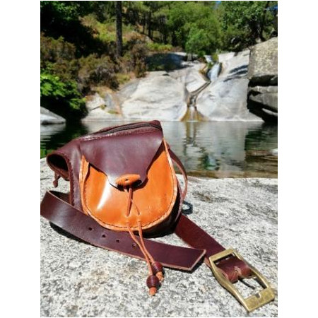 Riñonera cuero Abay